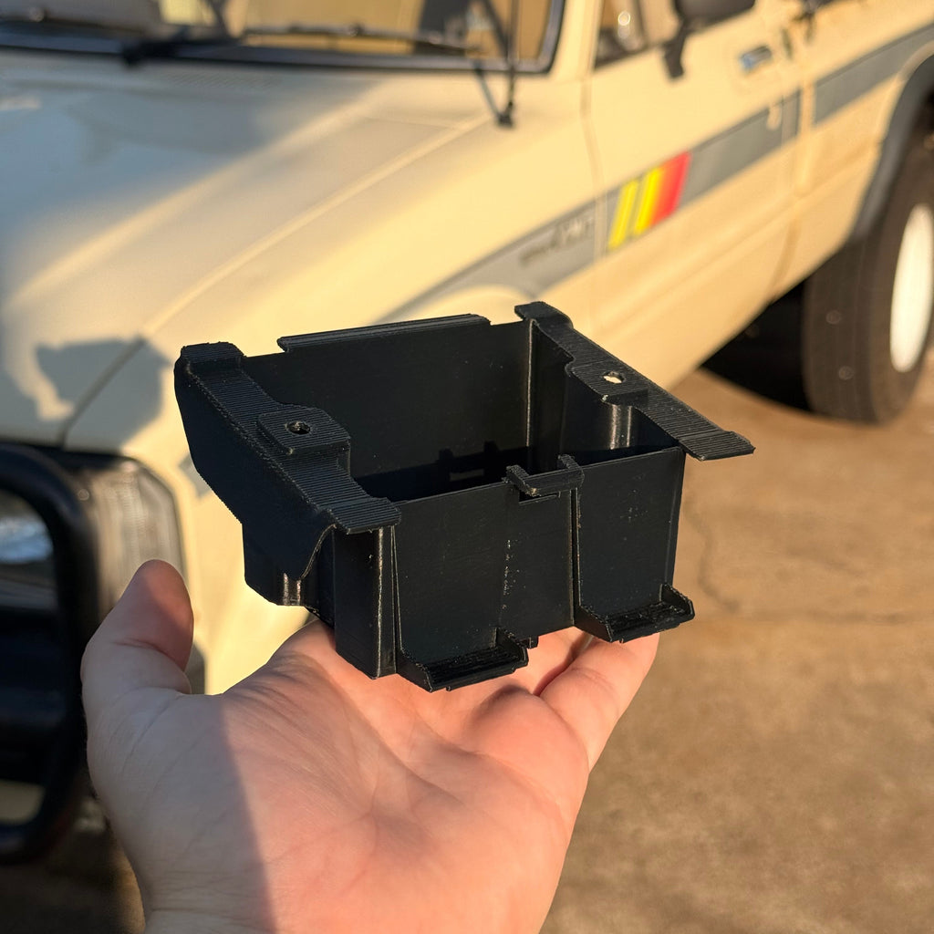 Hilux vent (INTERNAL) 1978 - 1983 RN/LN 4x4 (PAIR)