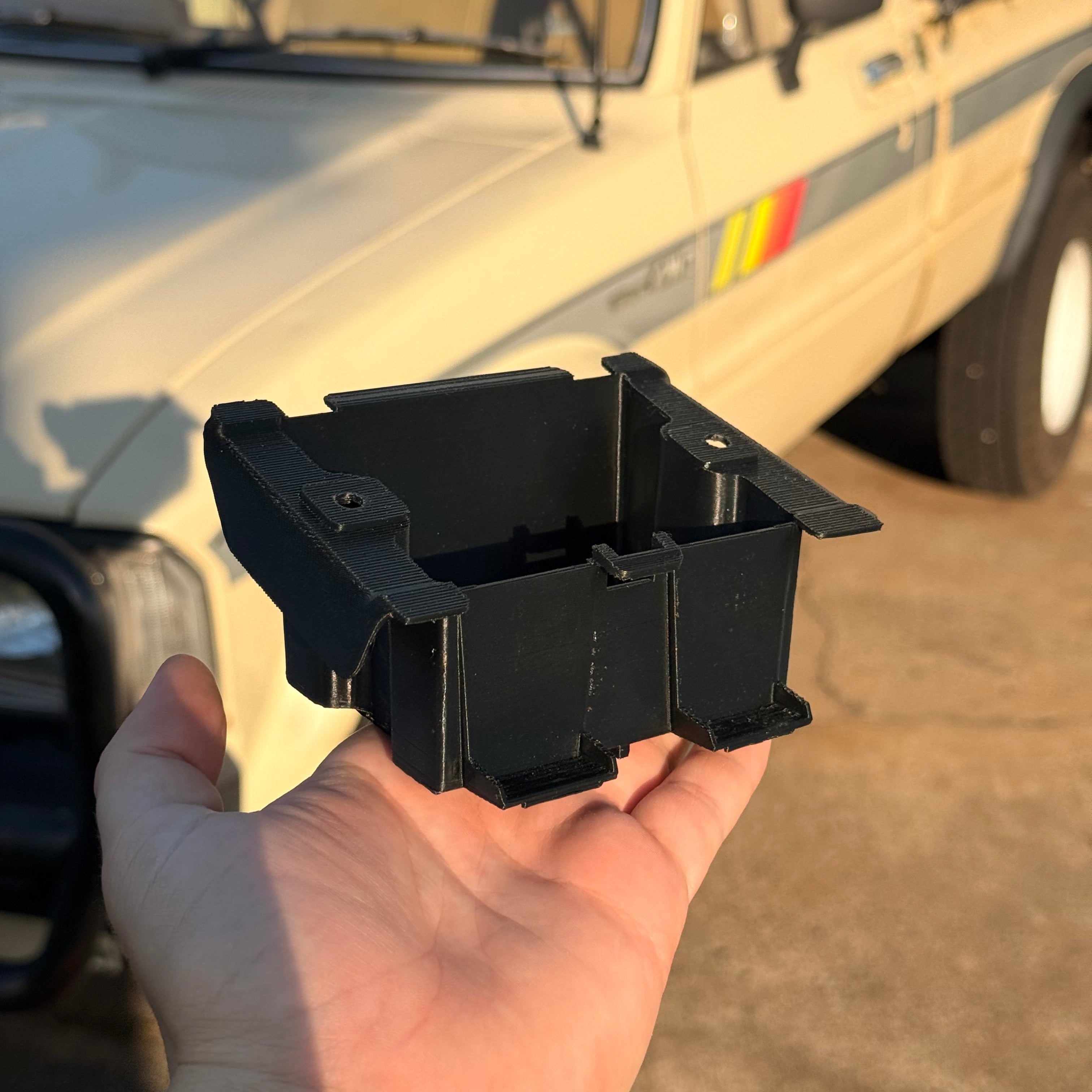 Hilux vent (INTERNAL) 1978 - 1983 RN/LN 4x4 (PAIR)